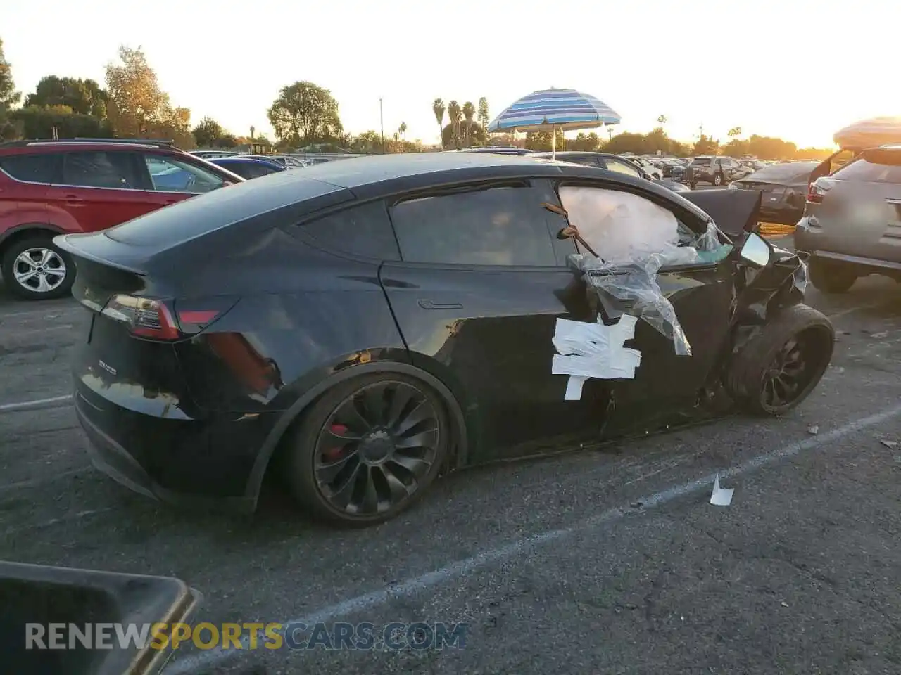 3 Photograph of a damaged car 7SAYGDEFXNF523217 TESLA MODEL Y 2022