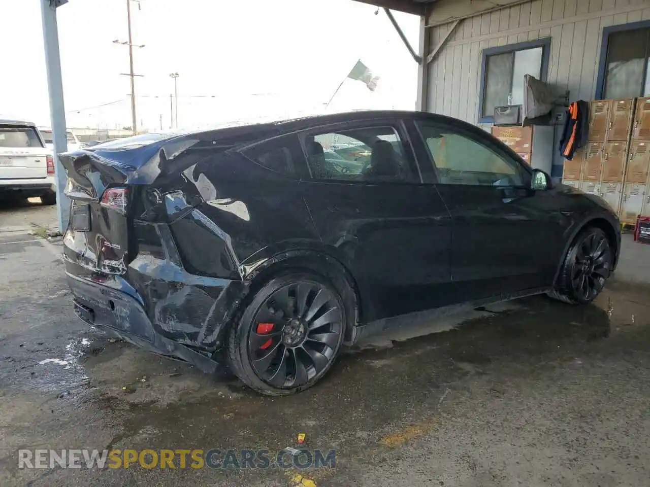 3 Photograph of a damaged car 7SAYGDEFXNF554631 TESLA MODEL Y 2022