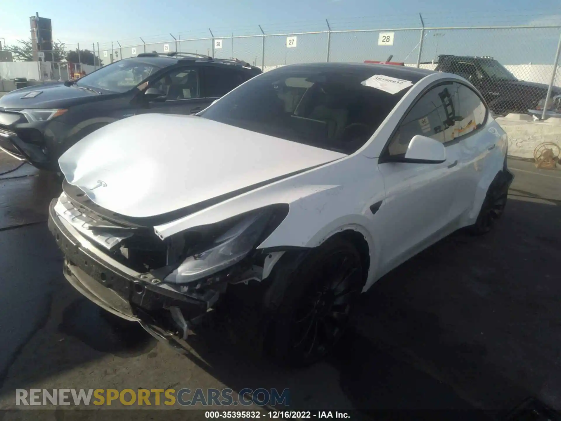 2 Photograph of a damaged car 7SAYGDEFXNF558632 TESLA MODEL Y 2022
