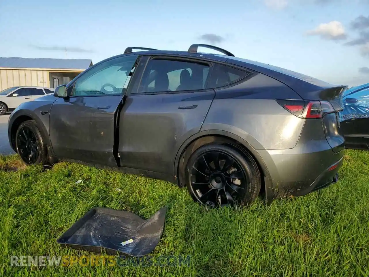 2 Photograph of a damaged car 7SAYGAEE0PF591891 TESLA MODEL Y 2023