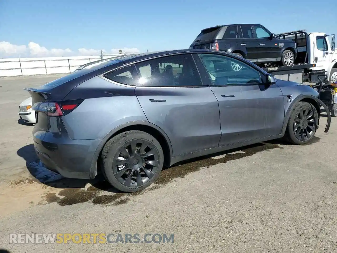 3 Photograph of a damaged car 7SAYGAEE0PF758296 TESLA MODEL Y 2023