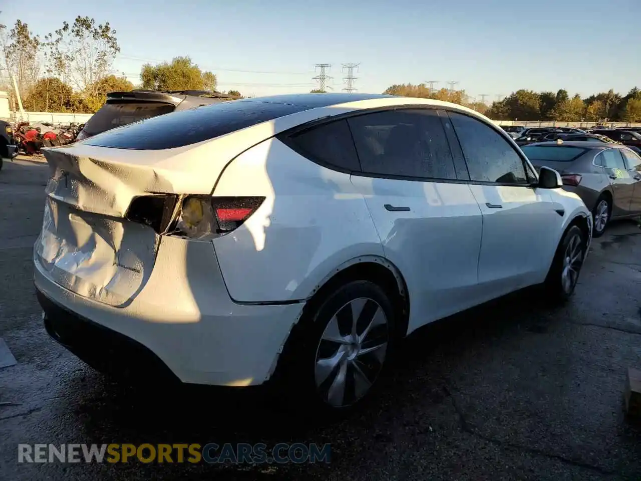 3 fotografías del automóvil dañado 7SAYGAEE0PF772926 TESLA MODEL Y 2023