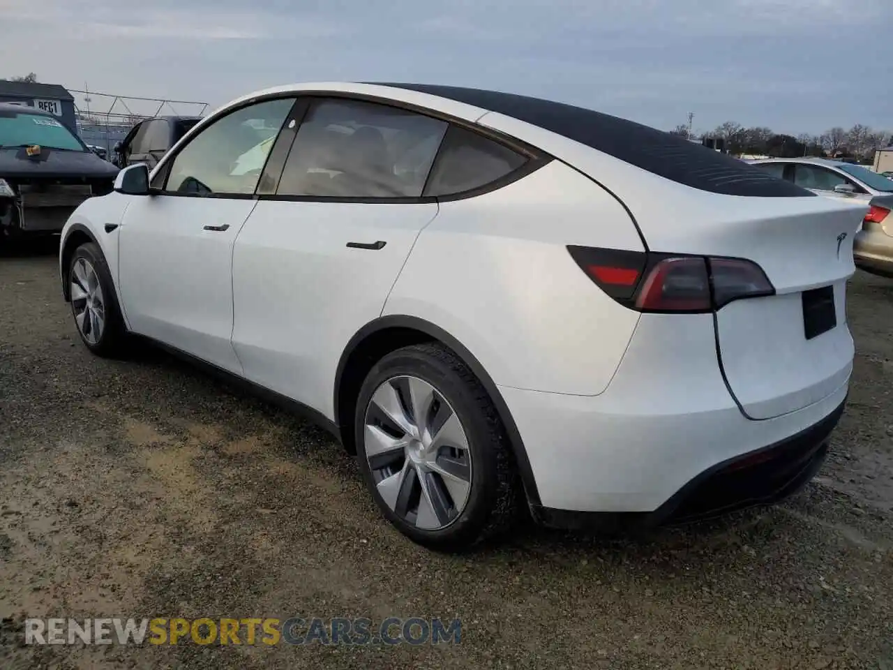 2 Photograph of a damaged car 7SAYGAEE0PF813961 TESLA MODEL Y 2023