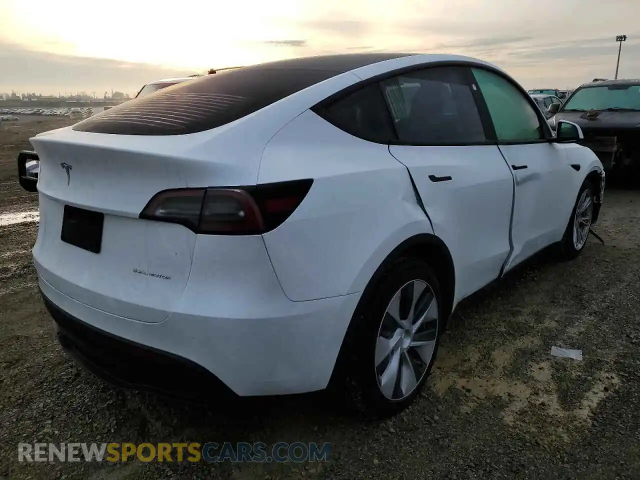 3 Photograph of a damaged car 7SAYGAEE0PF813961 TESLA MODEL Y 2023