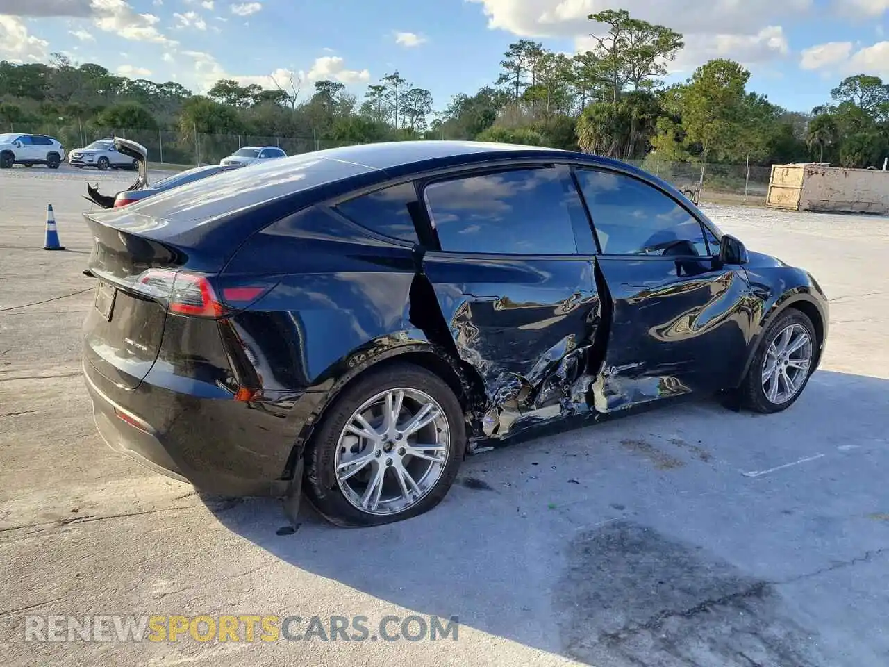 3 Photograph of a damaged car 7SAYGAEE0PF942010 TESLA MODEL Y 2023