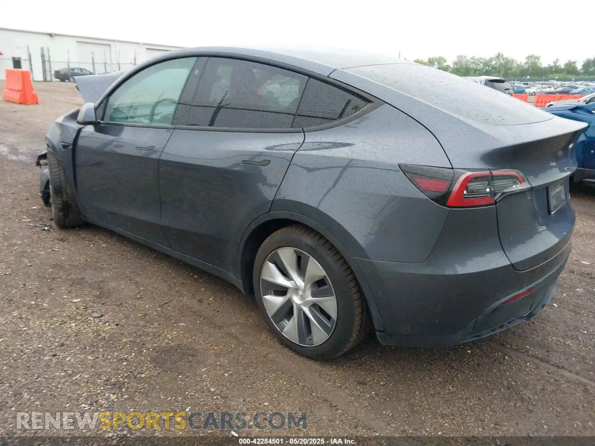 3 Photograph of a damaged car 7SAYGAEE1PF584206 TESLA MODEL Y 2023