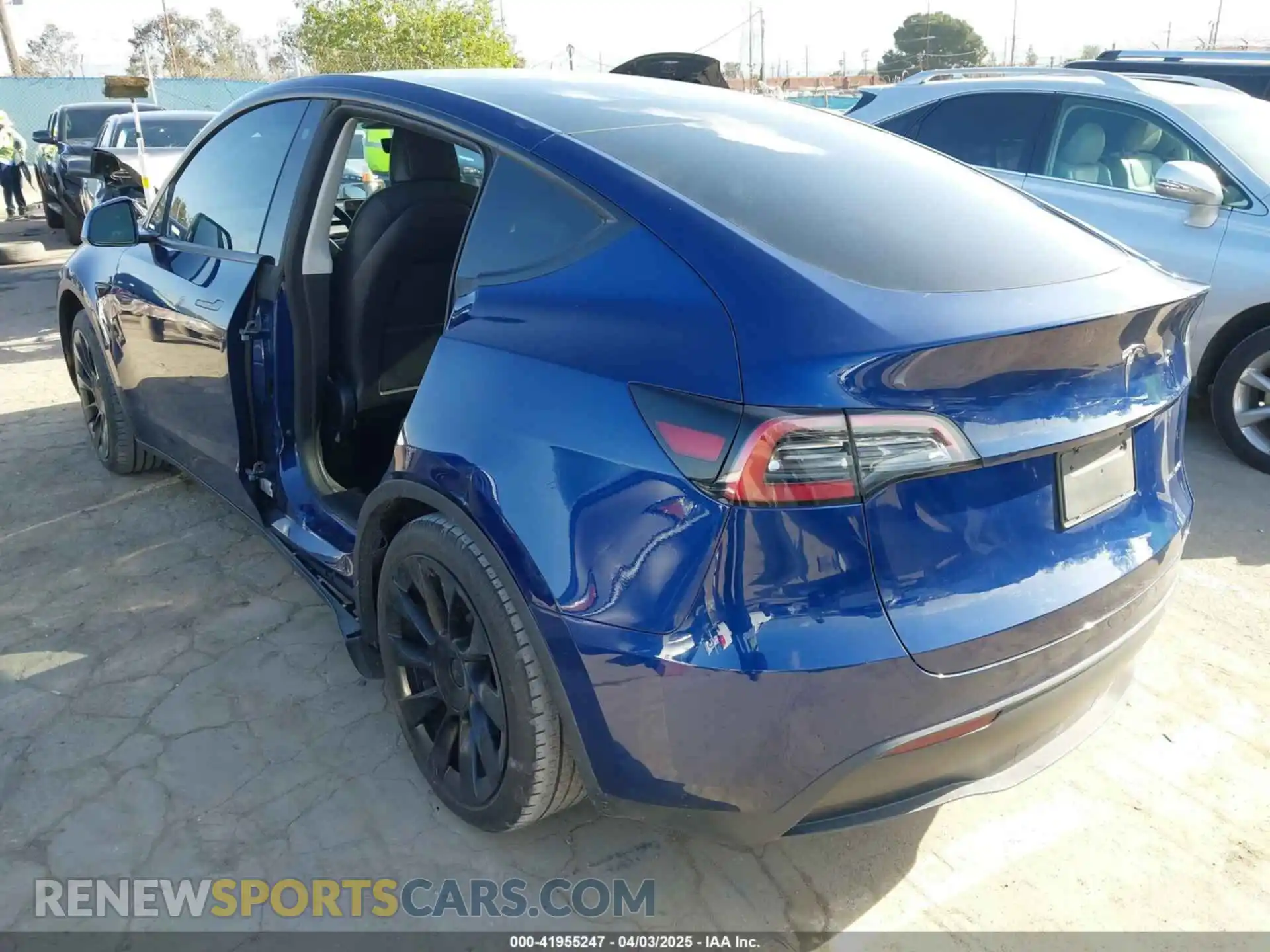 3 Photograph of a damaged car 7SAYGAEE1PF617933 TESLA MODEL Y 2023