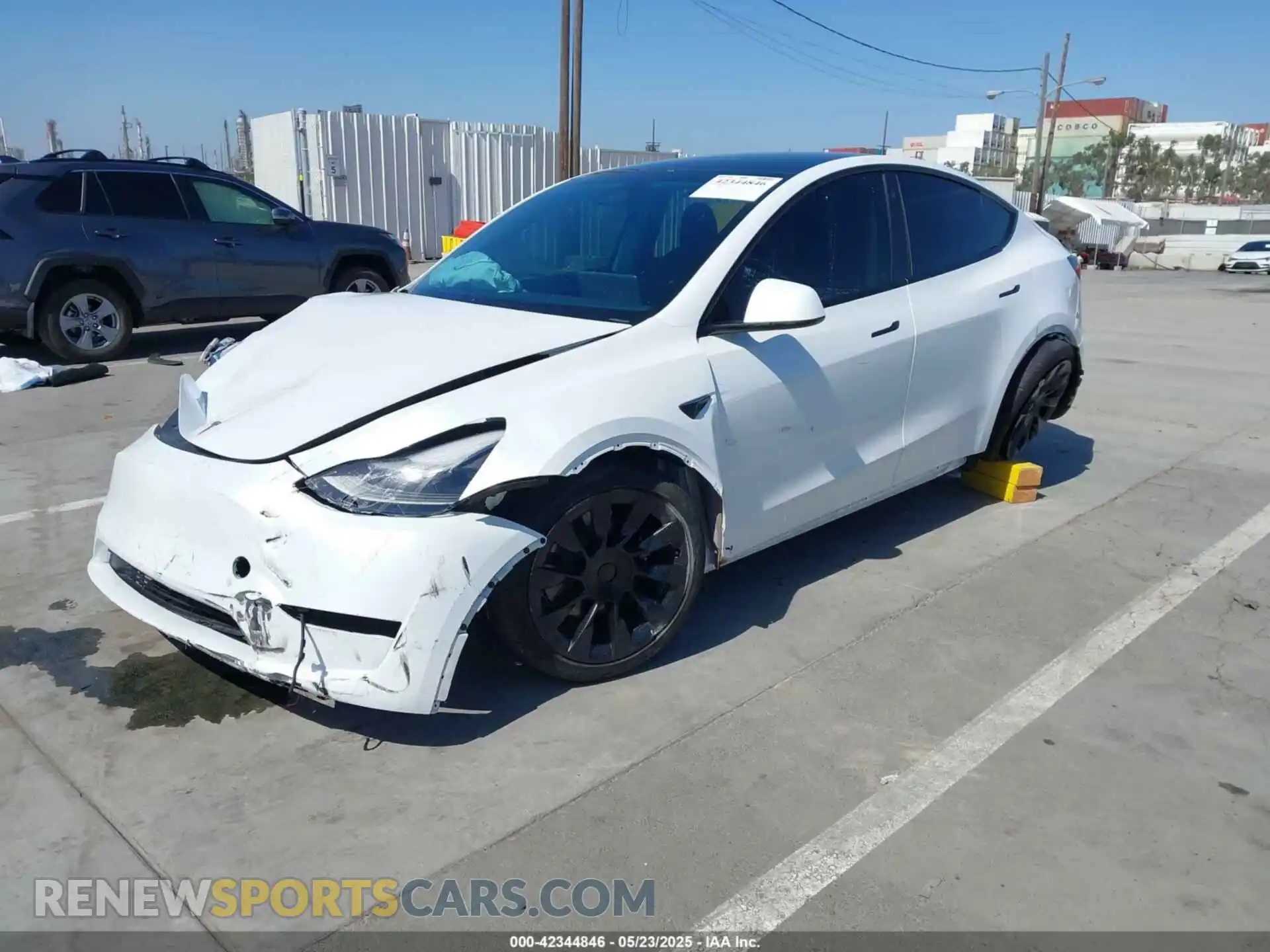 2 Photograph of a damaged car 7SAYGAEE1PF637017 TESLA MODEL Y 2023