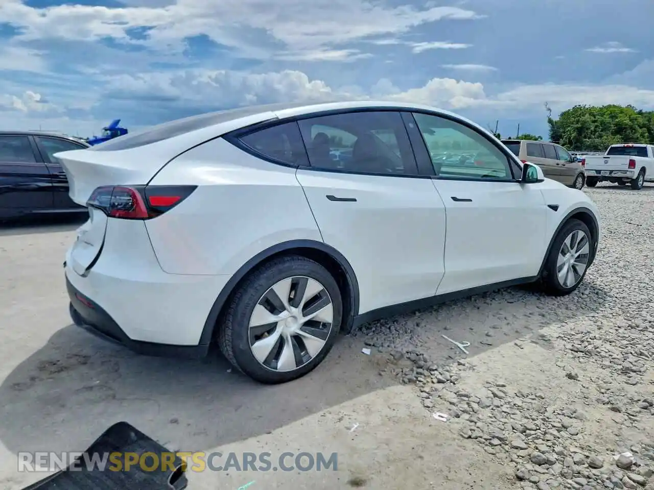 3 fotografías del automóvil dañado 7SAYGAEE1PF780520 TESLA MODEL Y 2023