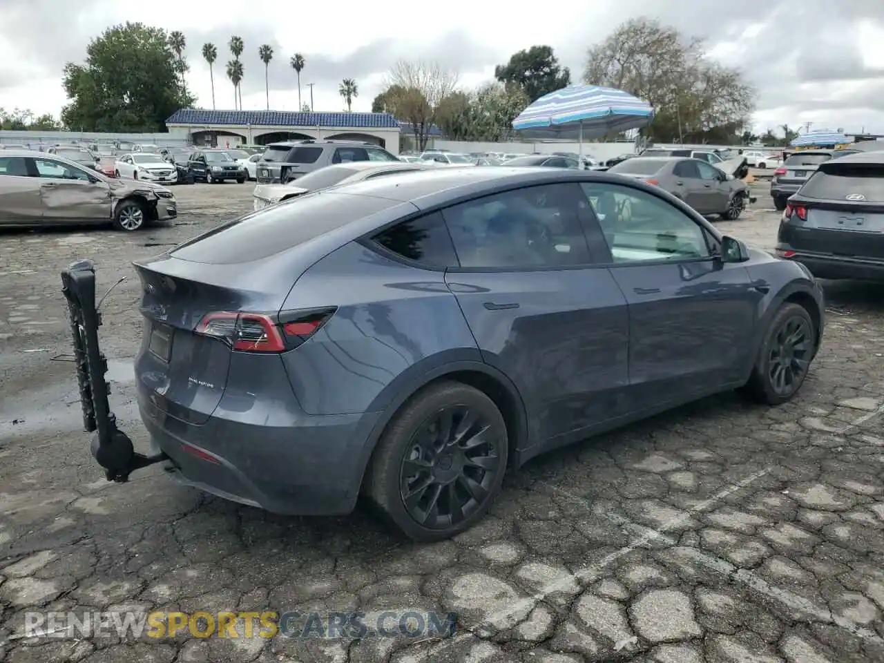 3 Photograph of a damaged car 7SAYGAEE1PF824385 TESLA MODEL Y 2023