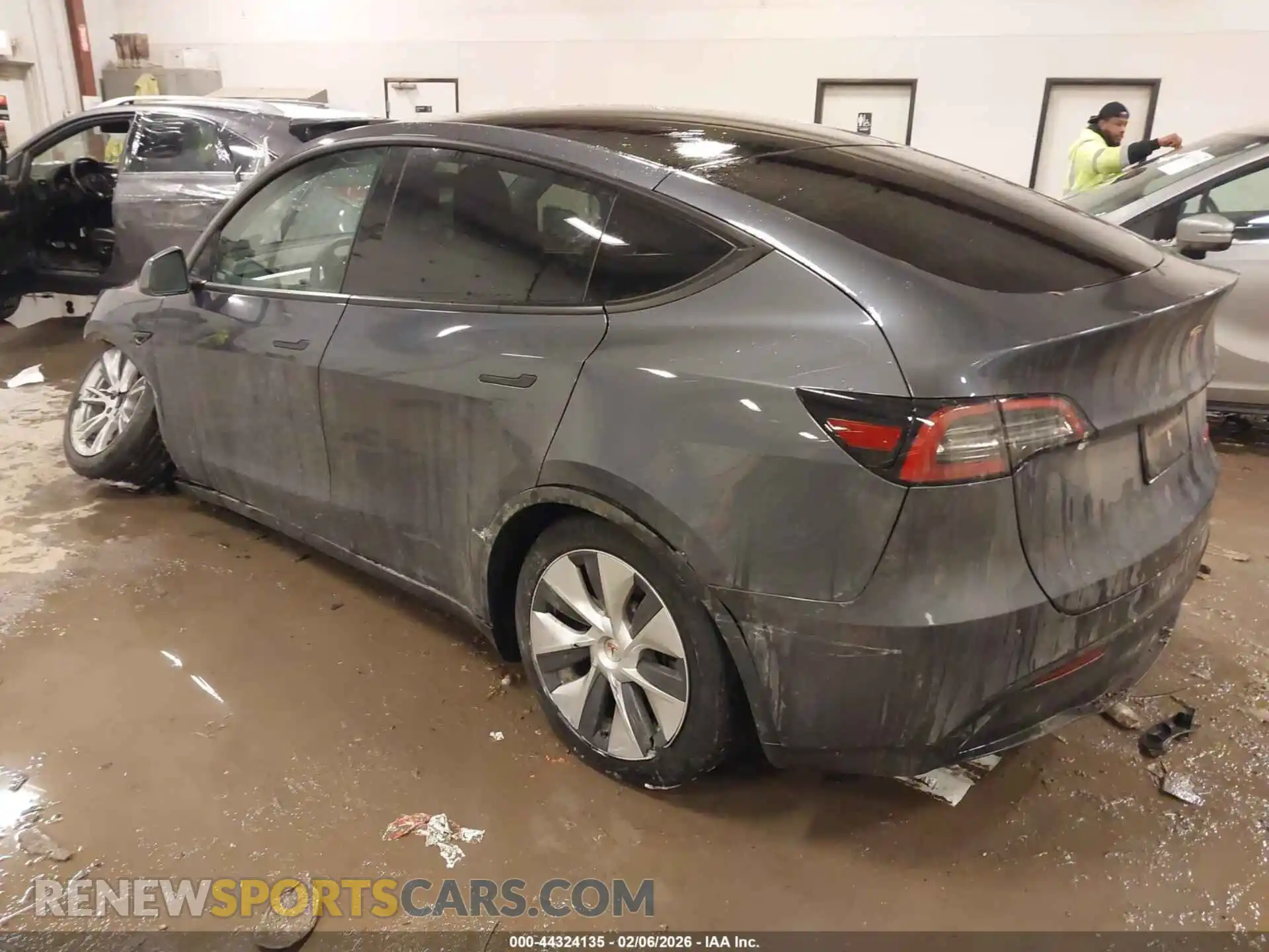 3 Photograph of a damaged car 7SAYGAEE2PF639150 TESLA MODEL Y 2023