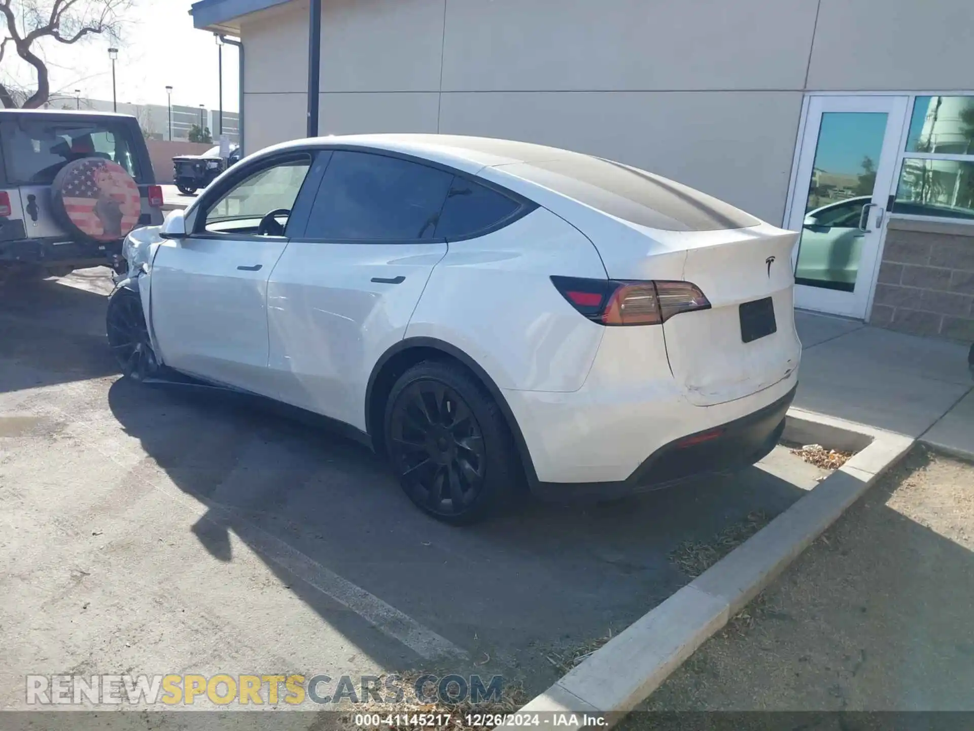 3 Фотография поврежденного автомобиля 7SAYGAEE2PF668910 TESLA MODEL Y 2023