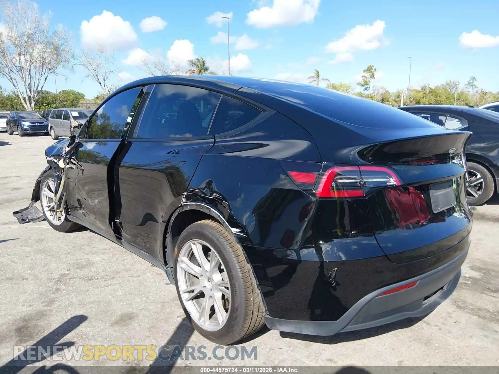 3 Photograph of a damaged car 7SAYGAEE2PF769915 TESLA MODEL Y 2023