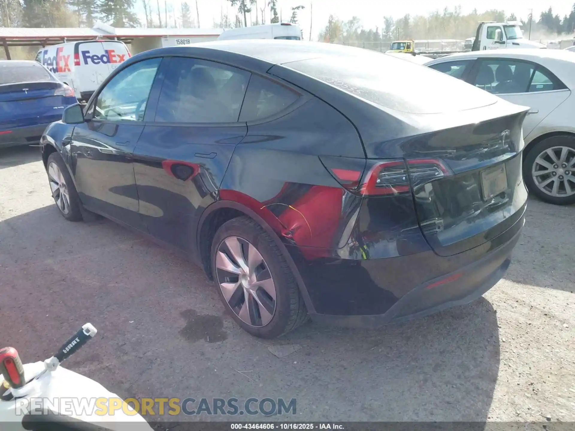 3 Photograph of a damaged car 7SAYGAEE2PF884658 TESLA MODEL Y 2023