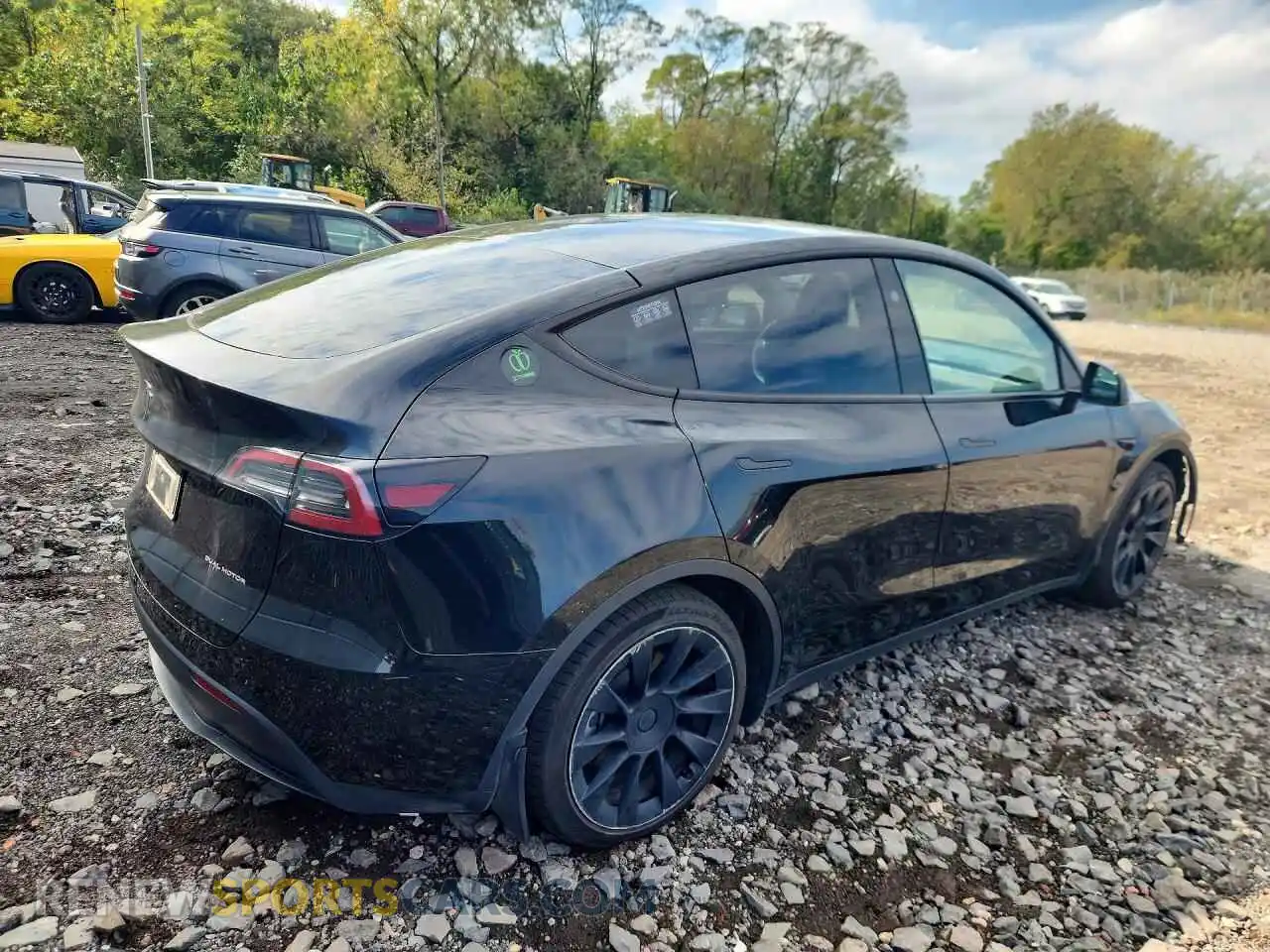 3 Photograph of a damaged car 7SAYGAEE2PF921238 TESLA MODEL Y 2023