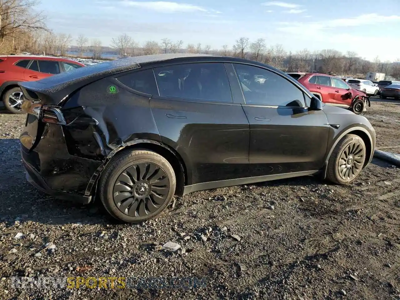 3 Photograph of a damaged car 7SAYGAEE2PF922177 TESLA MODEL Y 2023