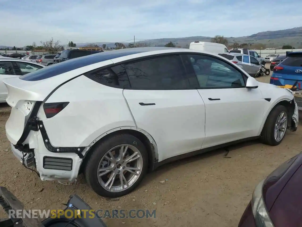 3 Фотография поврежденного автомобиля 7SAYGAEE3PF687031 TESLA MODEL Y 2023