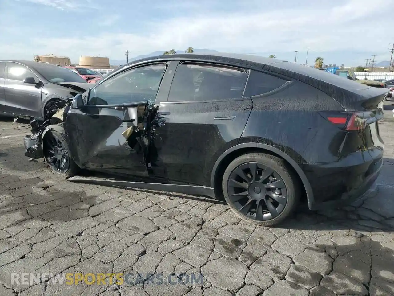 2 Photograph of a damaged car 7SAYGAEE3PF805224 TESLA MODEL Y 2023