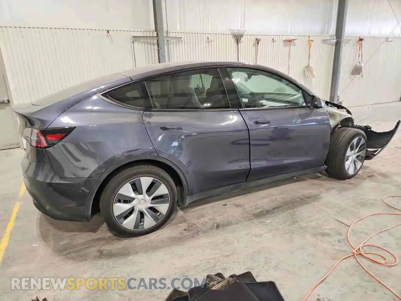 3 fotografías del automóvil dañado 7SAYGAEE3PF840670 TESLA MODEL Y 2023