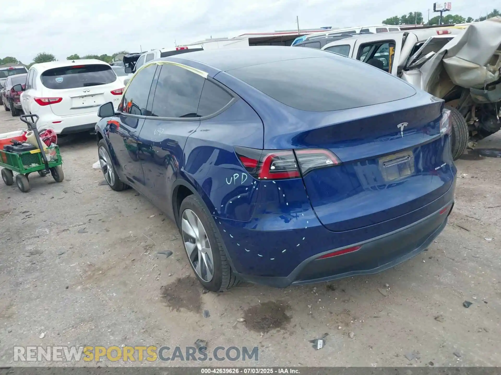 3 Photograph of a damaged car 7SAYGAEE4PF757734 TESLA MODEL Y 2023