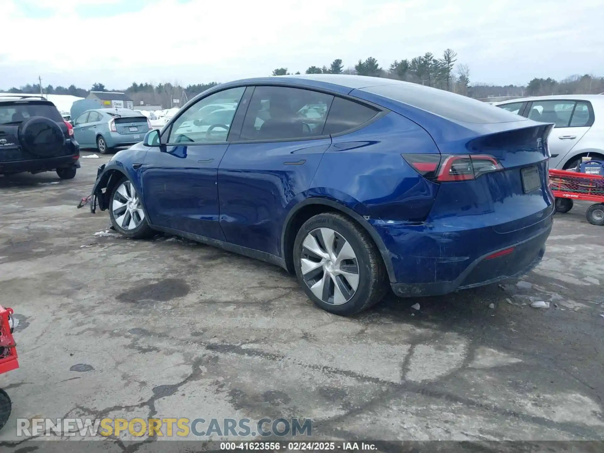 3 Photograph of a damaged car 7SAYGAEE4PF799790 TESLA MODEL Y 2023