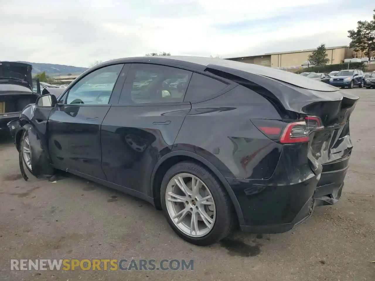 2 Photograph of a damaged car 7SAYGAEE4PF833159 TESLA MODEL Y 2023