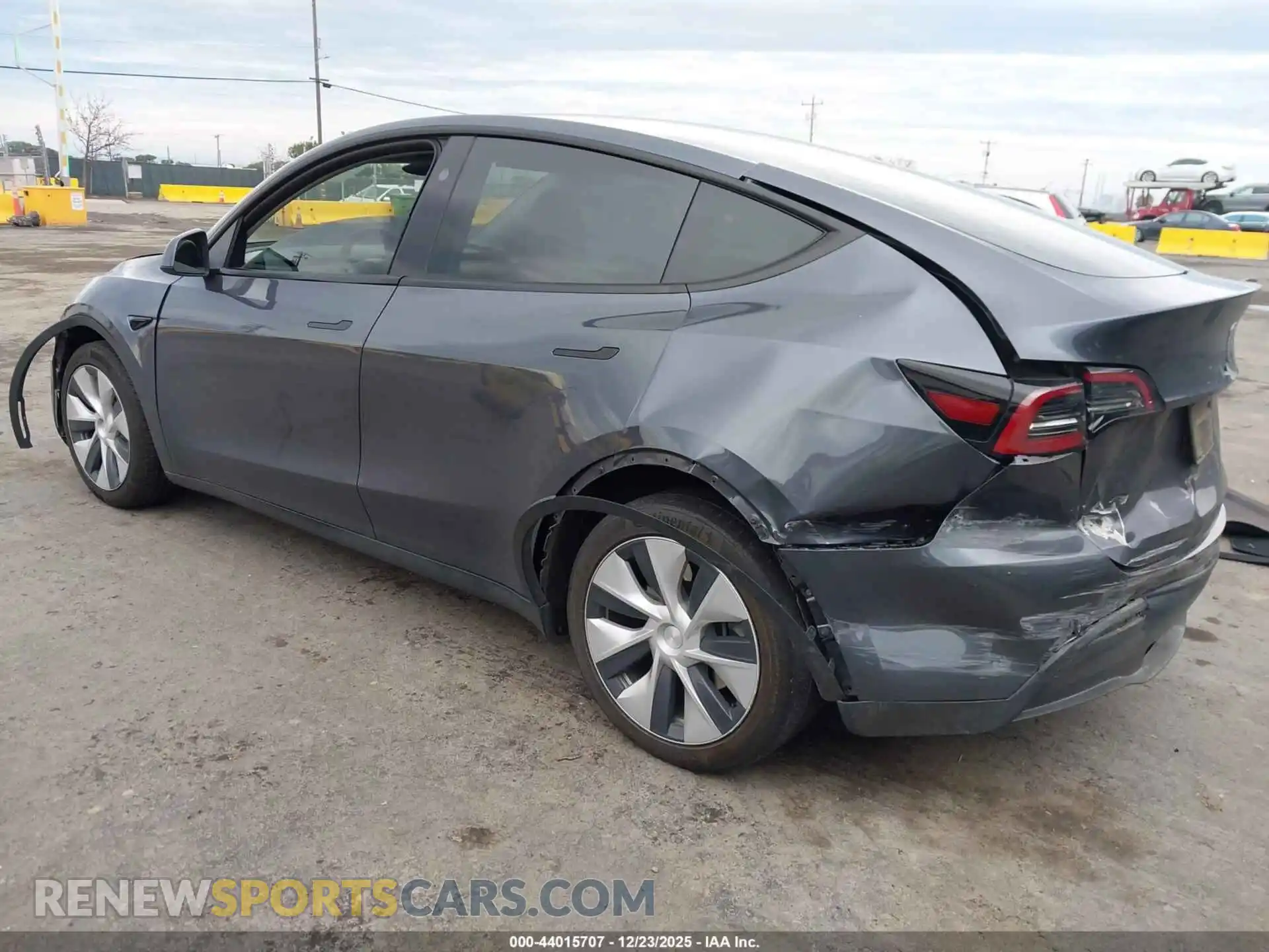 3 Photograph of a damaged car 7SAYGAEE4PF839169 TESLA MODEL Y 2023