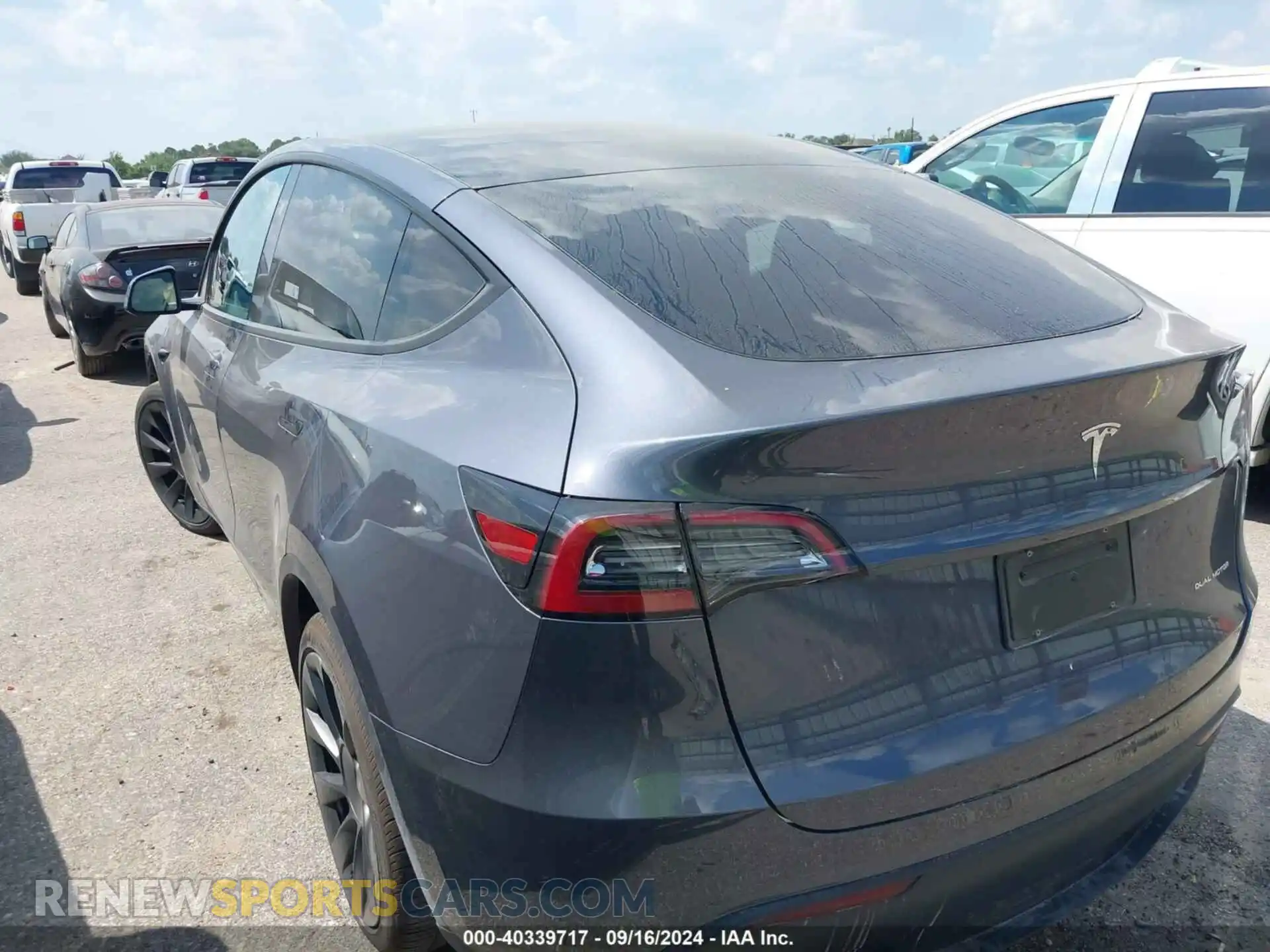 3 Photograph of a damaged car 7SAYGAEE4PF882782 TESLA MODEL Y 2023