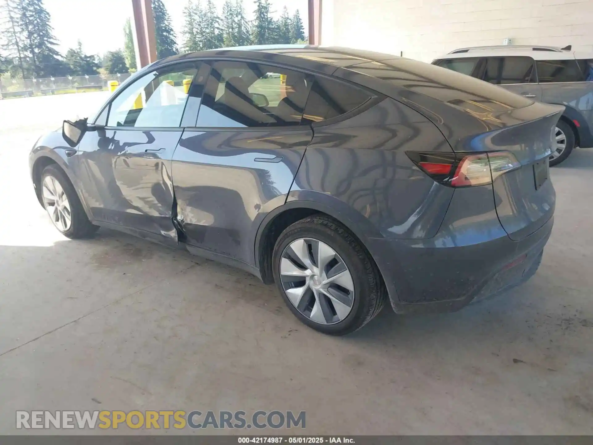 3 Фотография поврежденного автомобиля 7SAYGAEE4PF906577 TESLA MODEL Y 2023