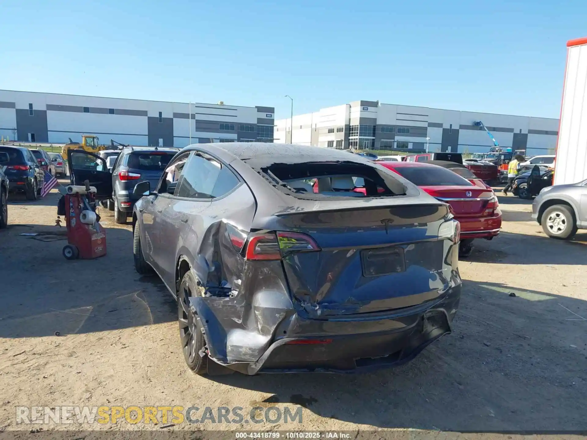 3 Photograph of a damaged car 7SAYGAEE5PF584659 TESLA MODEL Y 2023