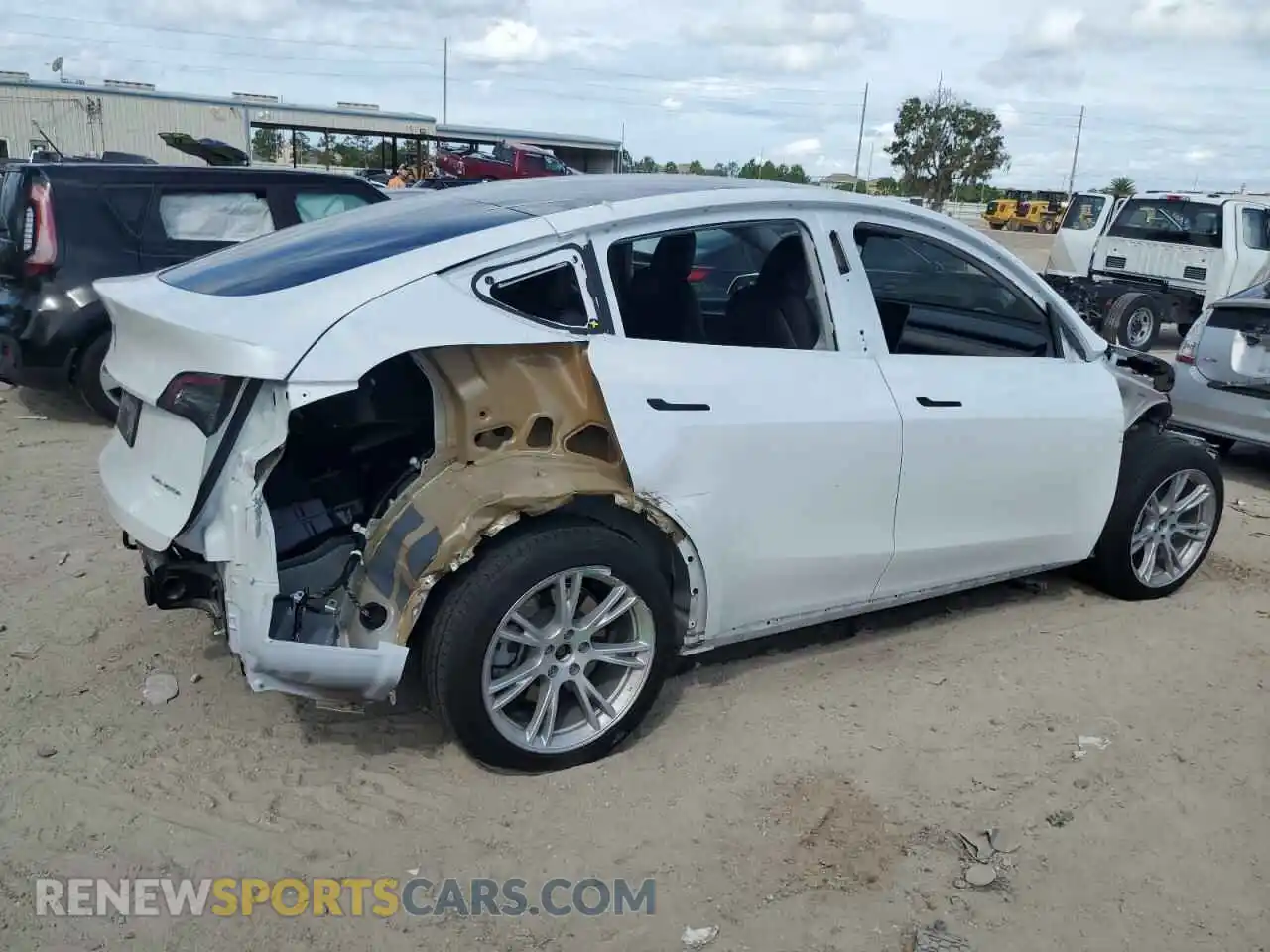 3 Photograph of a damaged car 7SAYGAEE5PF603999 TESLA MODEL Y 2023