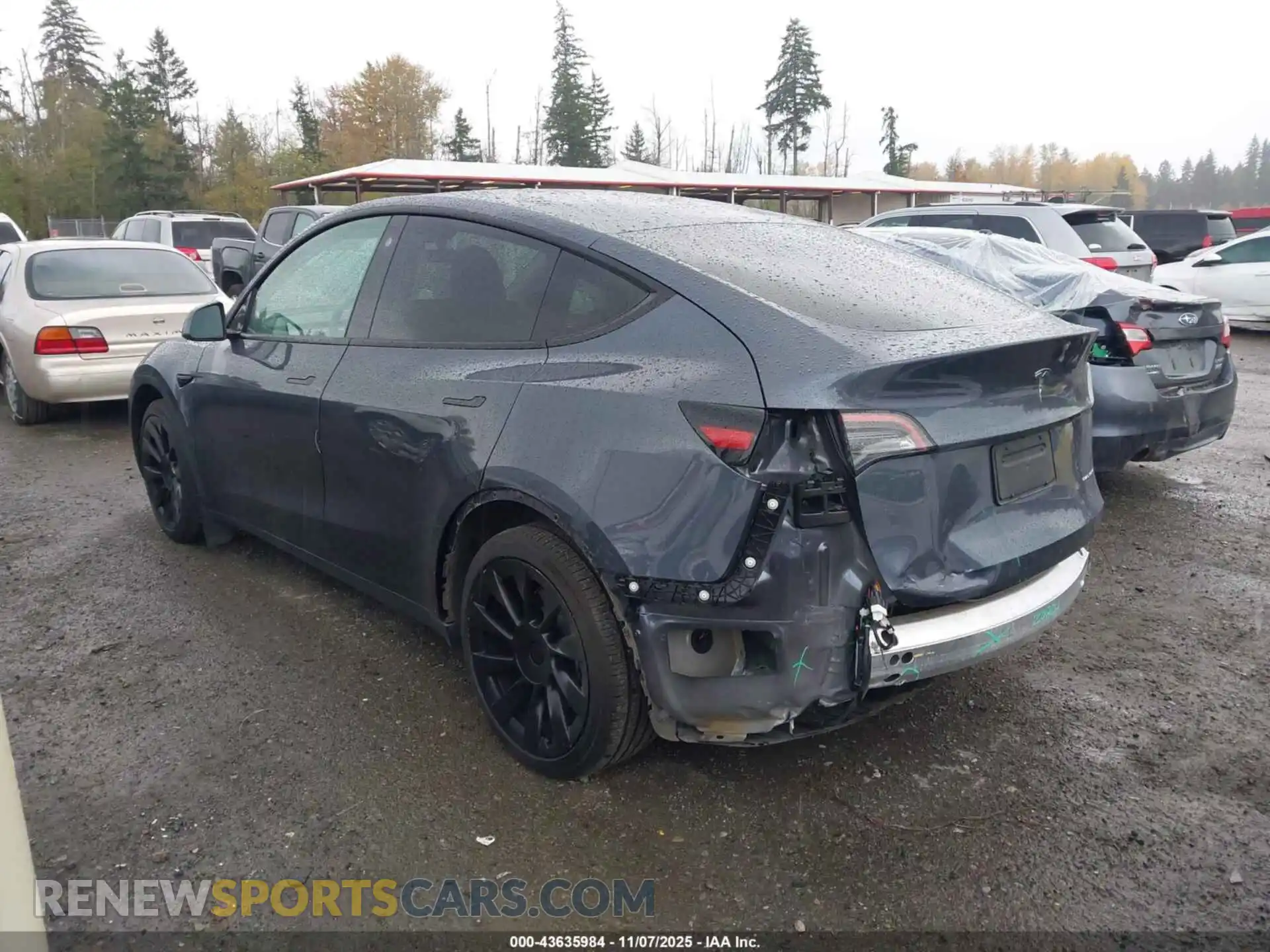 3 Photograph of a damaged car 7SAYGAEE5PF760464 TESLA MODEL Y 2023
