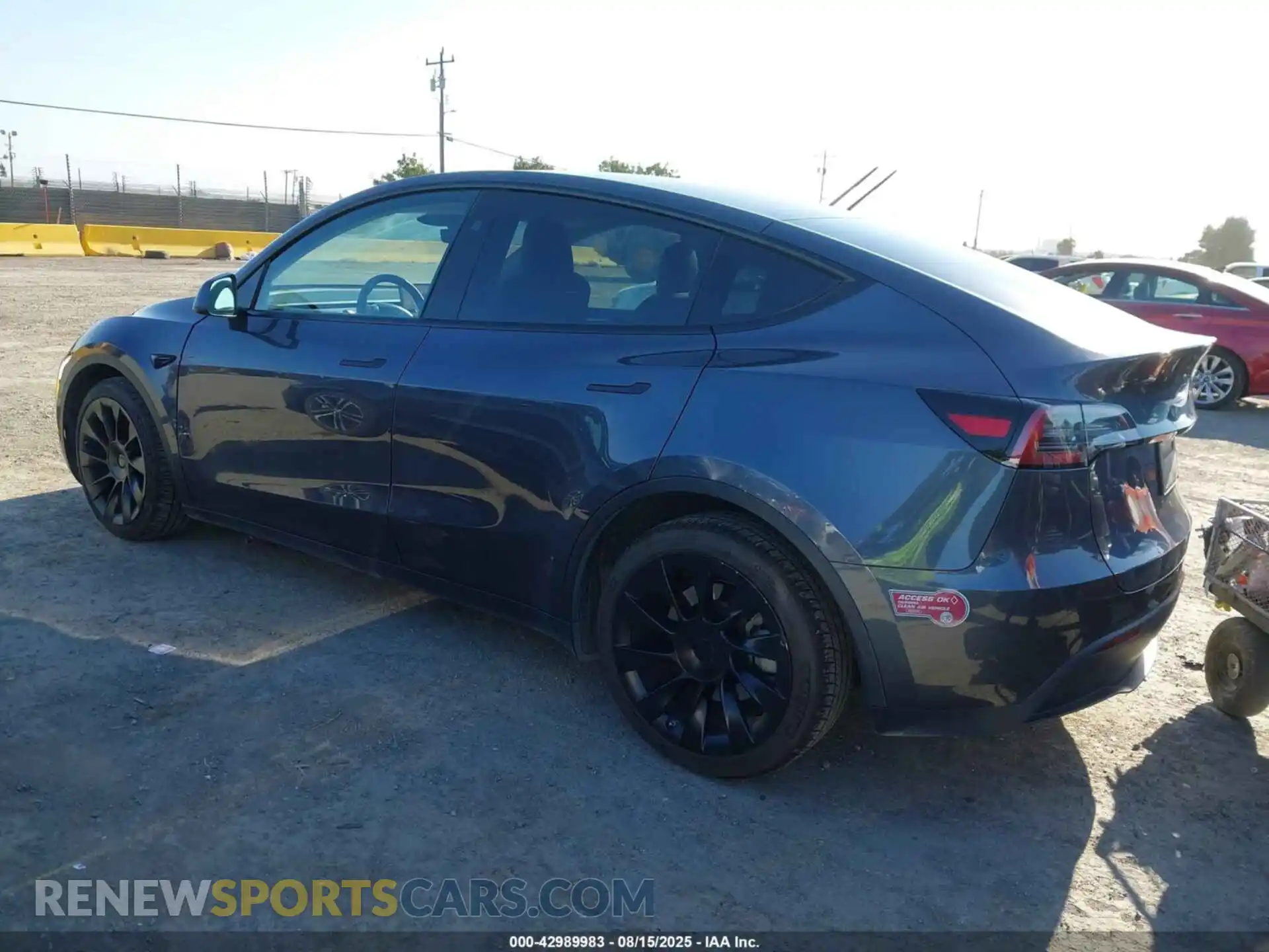 3 Photograph of a damaged car 7SAYGAEE5PF871046 TESLA MODEL Y 2023
