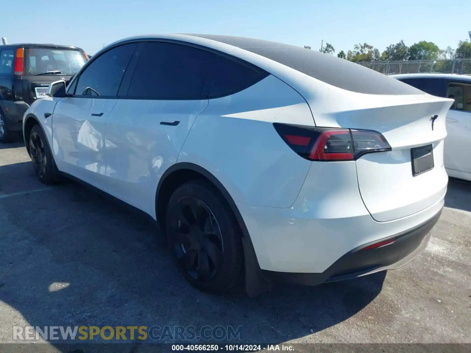 3 Фотография поврежденного автомобиля 7SAYGAEE6PF611528 TESLA MODEL Y 2023