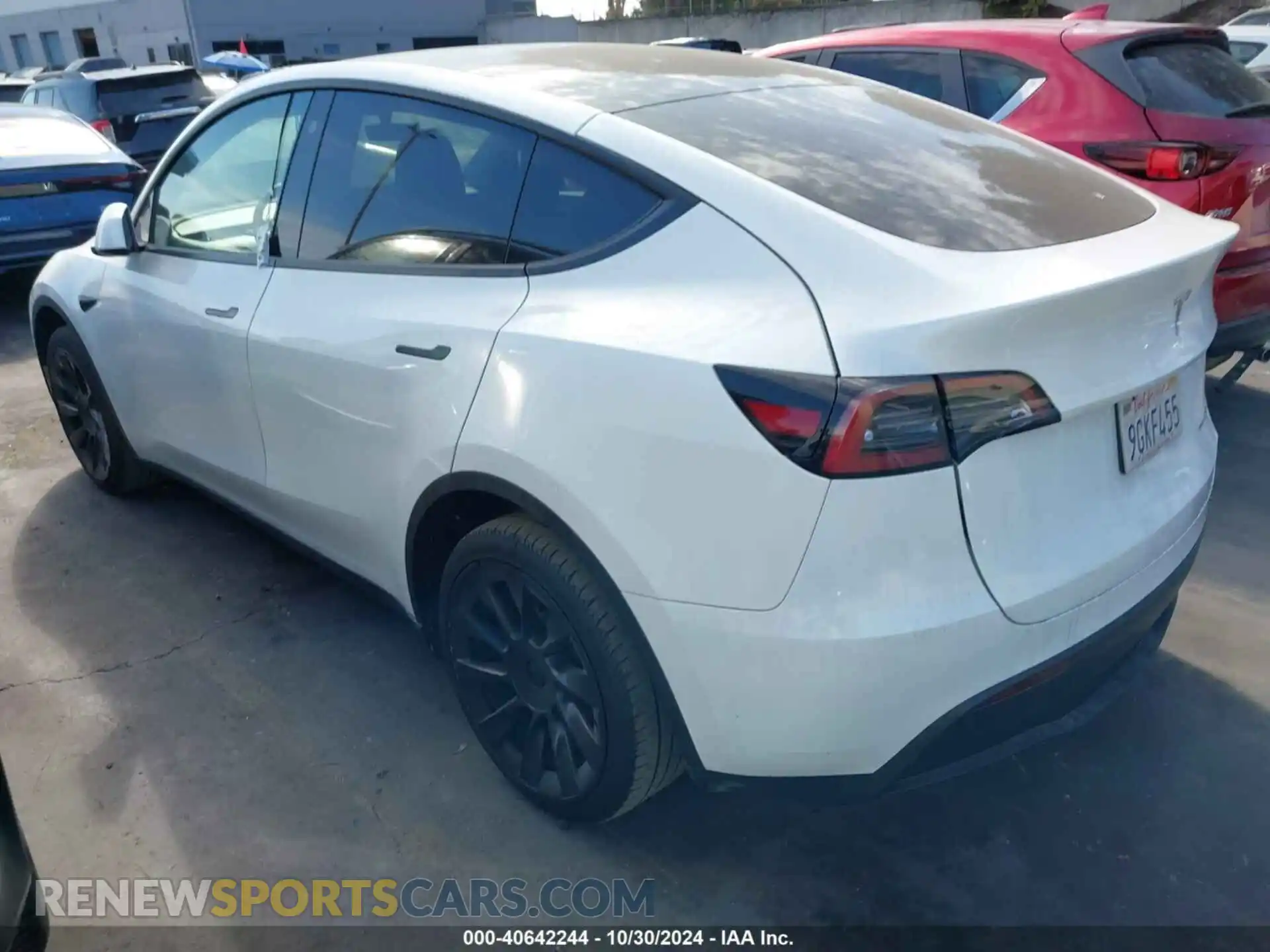 3 Photograph of a damaged car 7SAYGAEE6PF769769 TESLA MODEL Y 2023