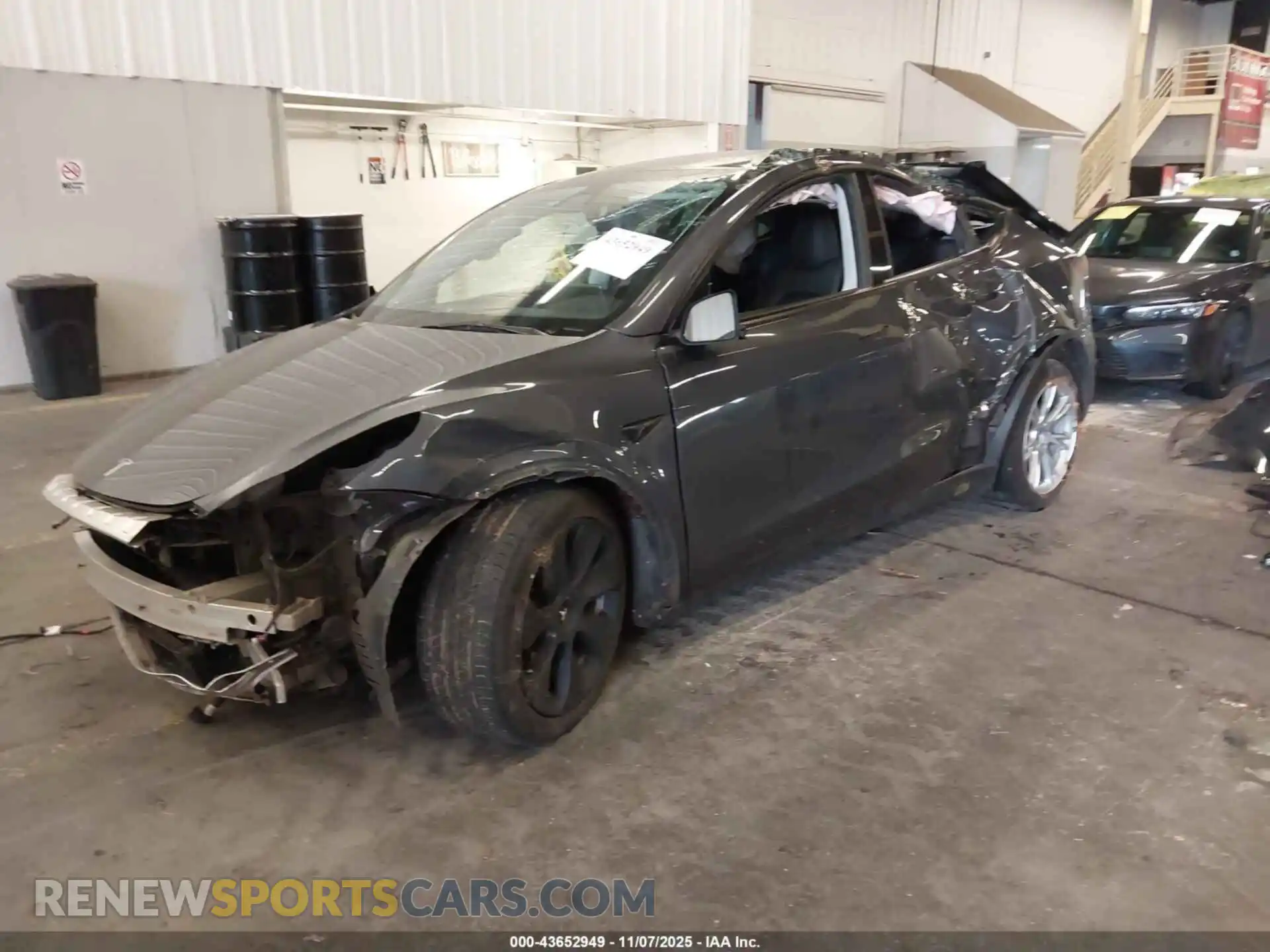 2 Photograph of a damaged car 7SAYGAEE6PF882606 TESLA MODEL Y 2023