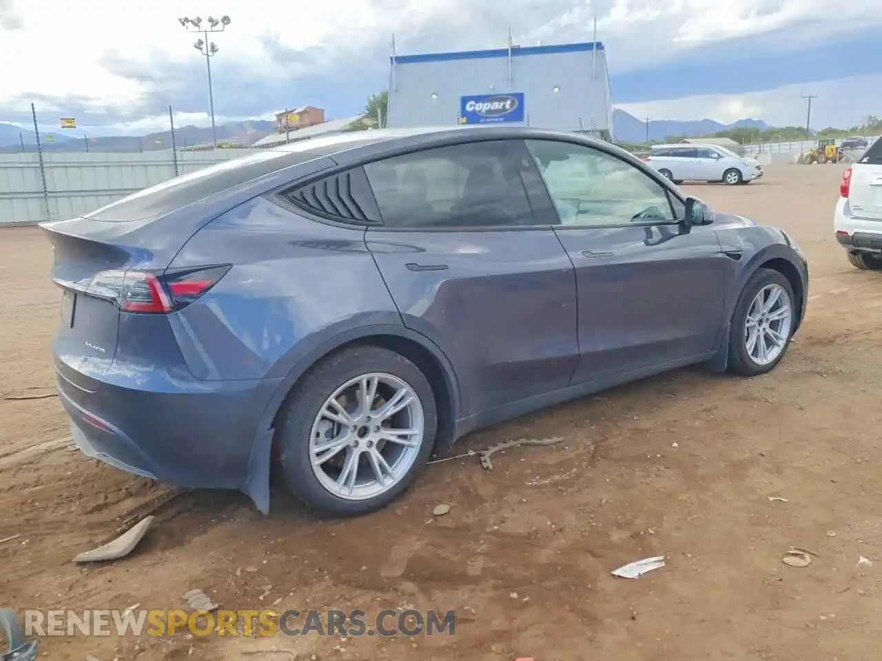 3 fotografías del automóvil dañado 7SAYGAEE6PF894450 TESLA MODEL Y 2023