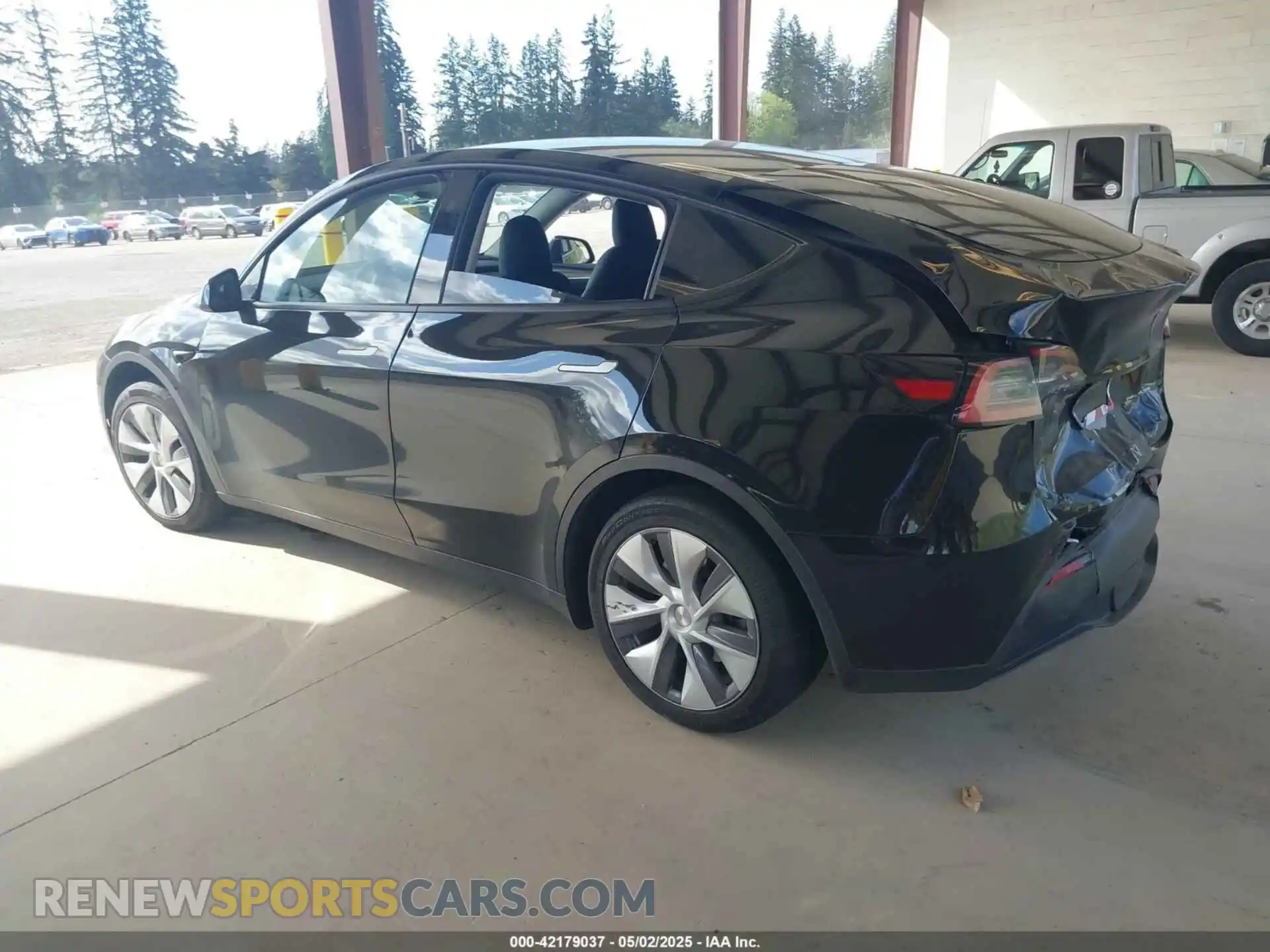 3 Photograph of a damaged car 7SAYGAEE6PF926507 TESLA MODEL Y 2023