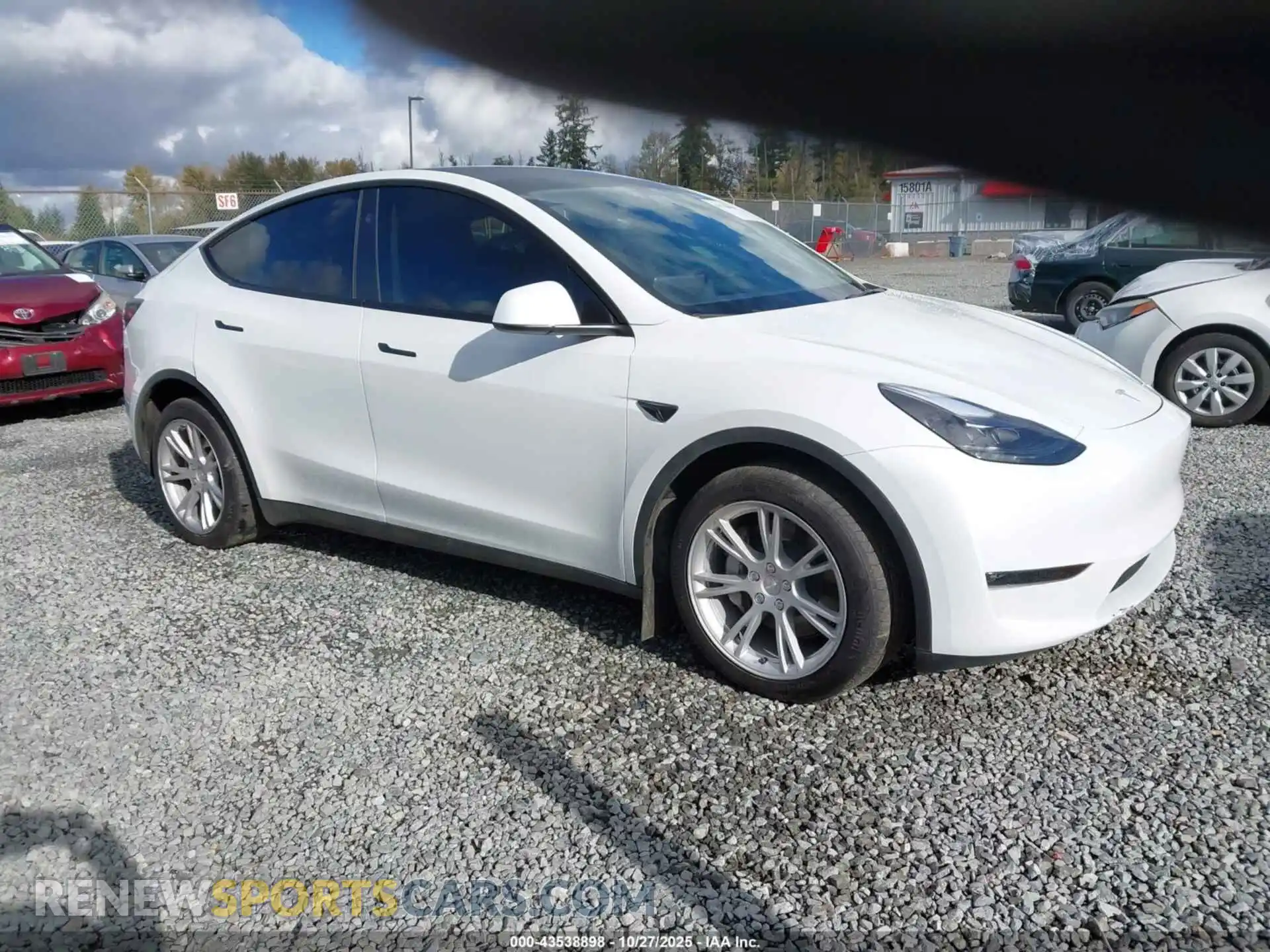 1 Photograph of a damaged car 7SAYGAEE7PF812158 TESLA MODEL Y 2023