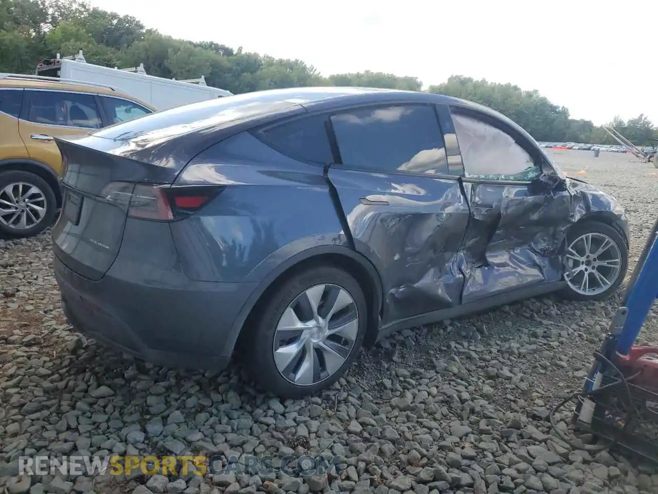 3 Photograph of a damaged car 7SAYGAEE7PF843054 TESLA MODEL Y 2023