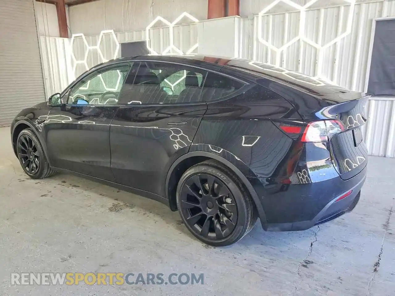 2 Фотография поврежденного автомобиля 7SAYGAEE8PF584543 TESLA MODEL Y 2023