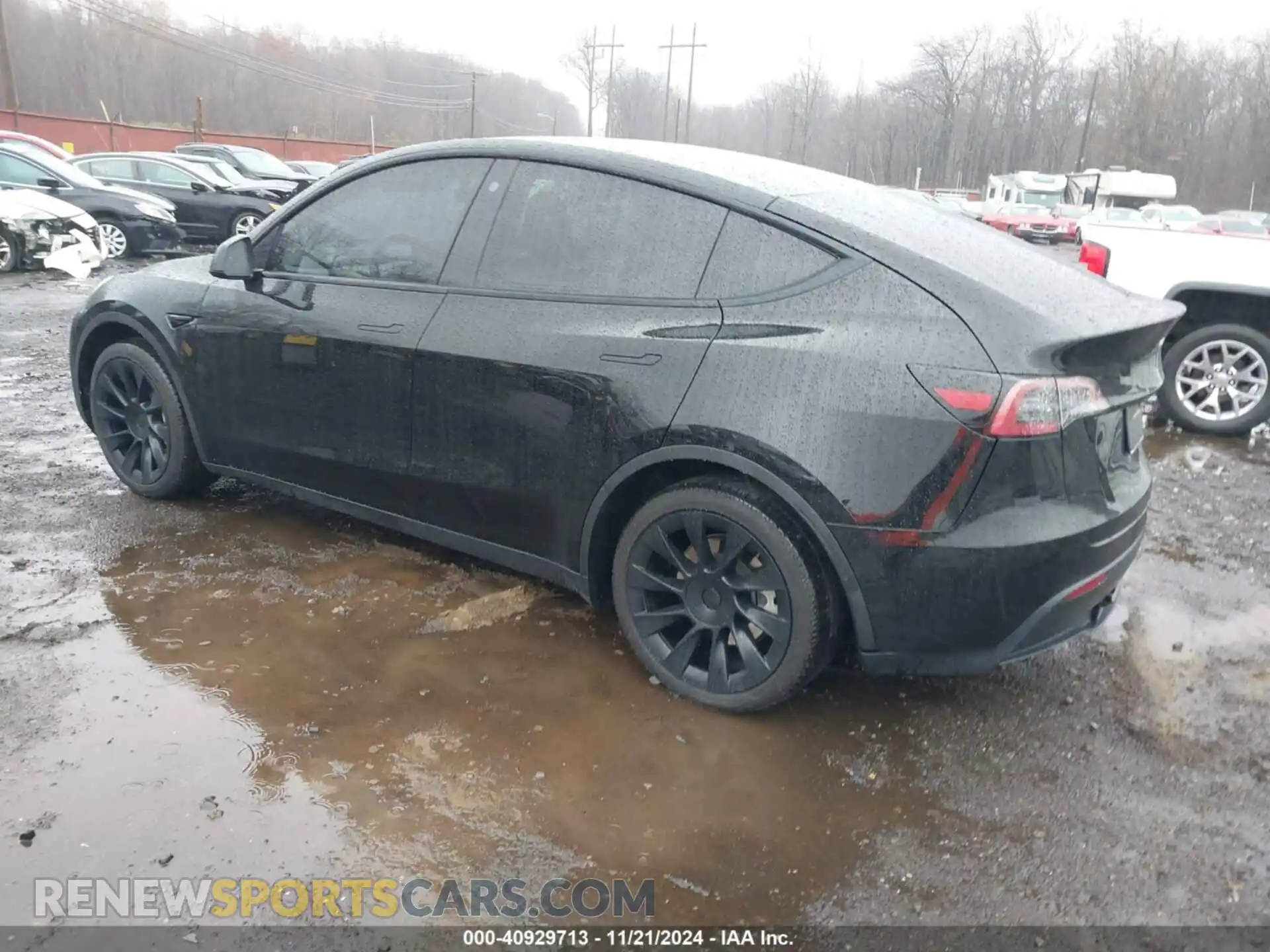 3 Photograph of a damaged car 7SAYGAEE8PF610509 TESLA MODEL Y 2023