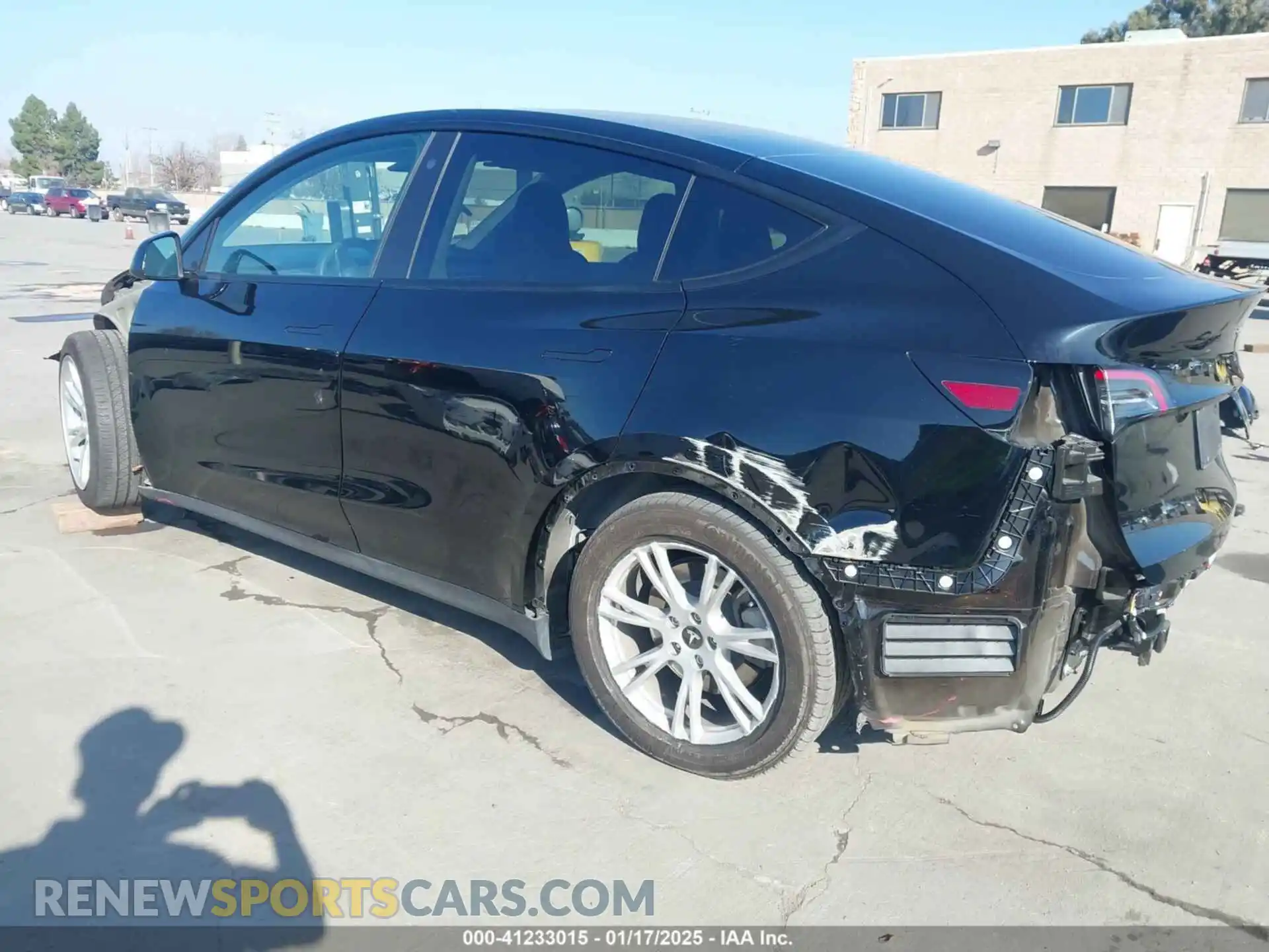 3 Photograph of a damaged car 7SAYGAEE8PF633854 TESLA MODEL Y 2023