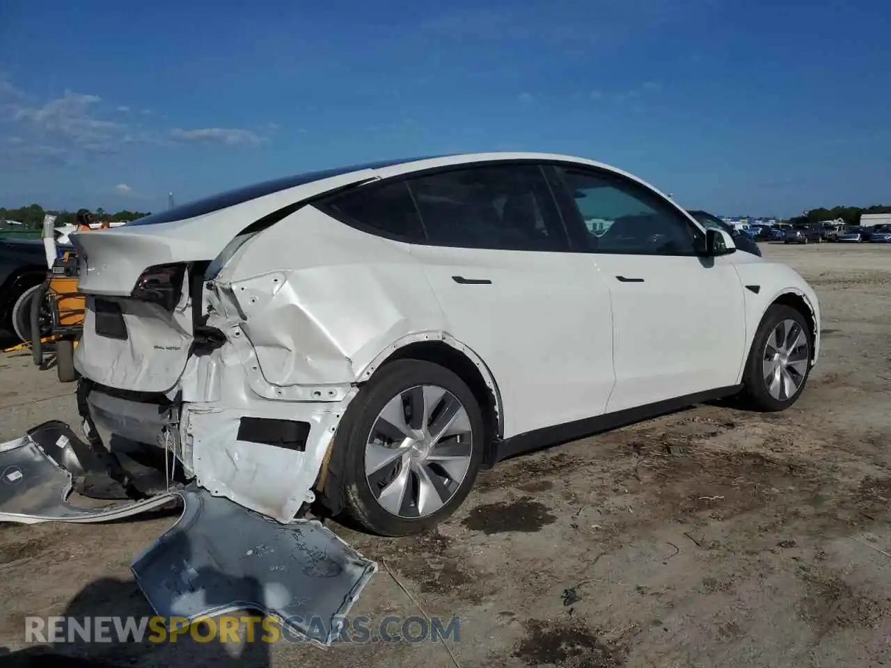3 Photograph of a damaged car 7SAYGAEE8PF660164 TESLA MODEL Y 2023