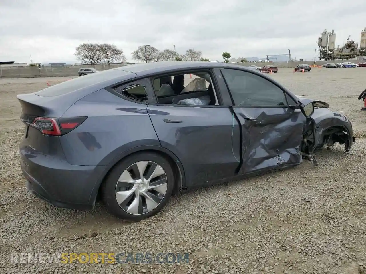 3 Photograph of a damaged car 7SAYGAEE8PF673691 TESLA MODEL Y 2023