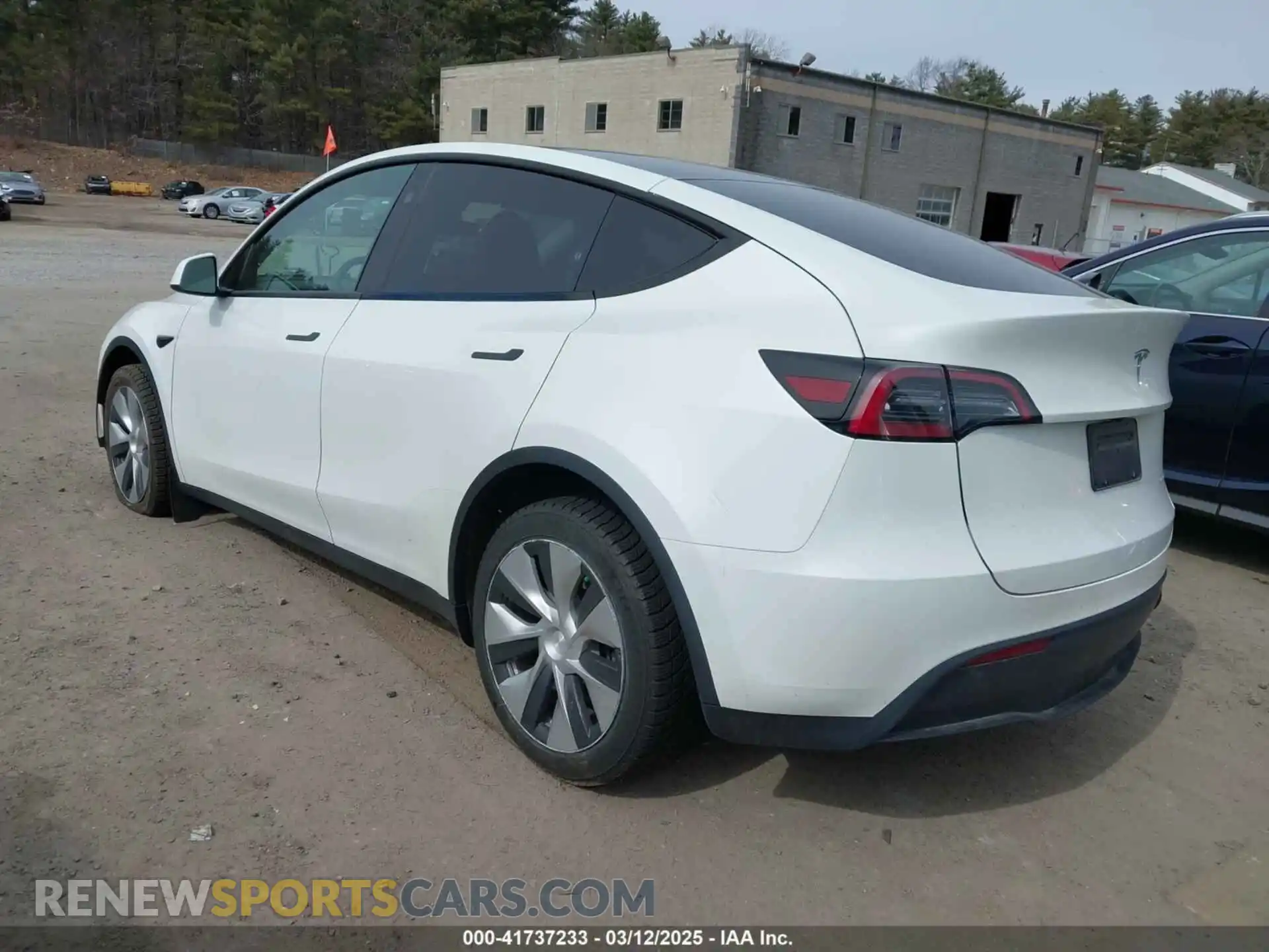 3 Photograph of a damaged car 7SAYGAEE8PF792969 TESLA MODEL Y 2023