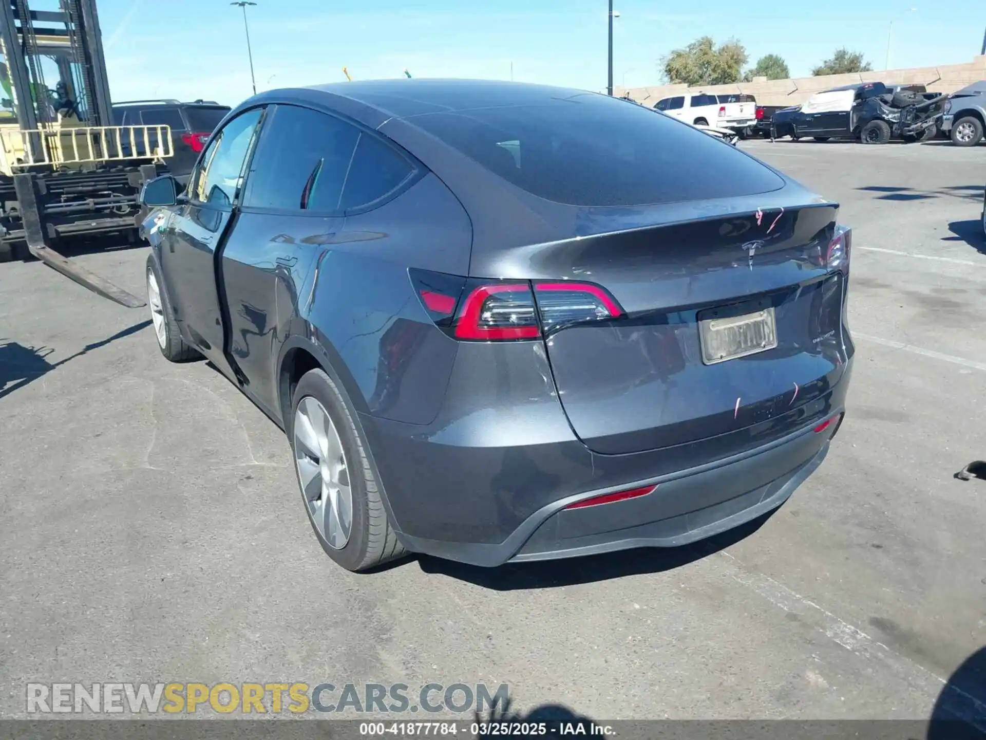 3 Photograph of a damaged car 7SAYGAEE8PF976969 TESLA MODEL Y 2023