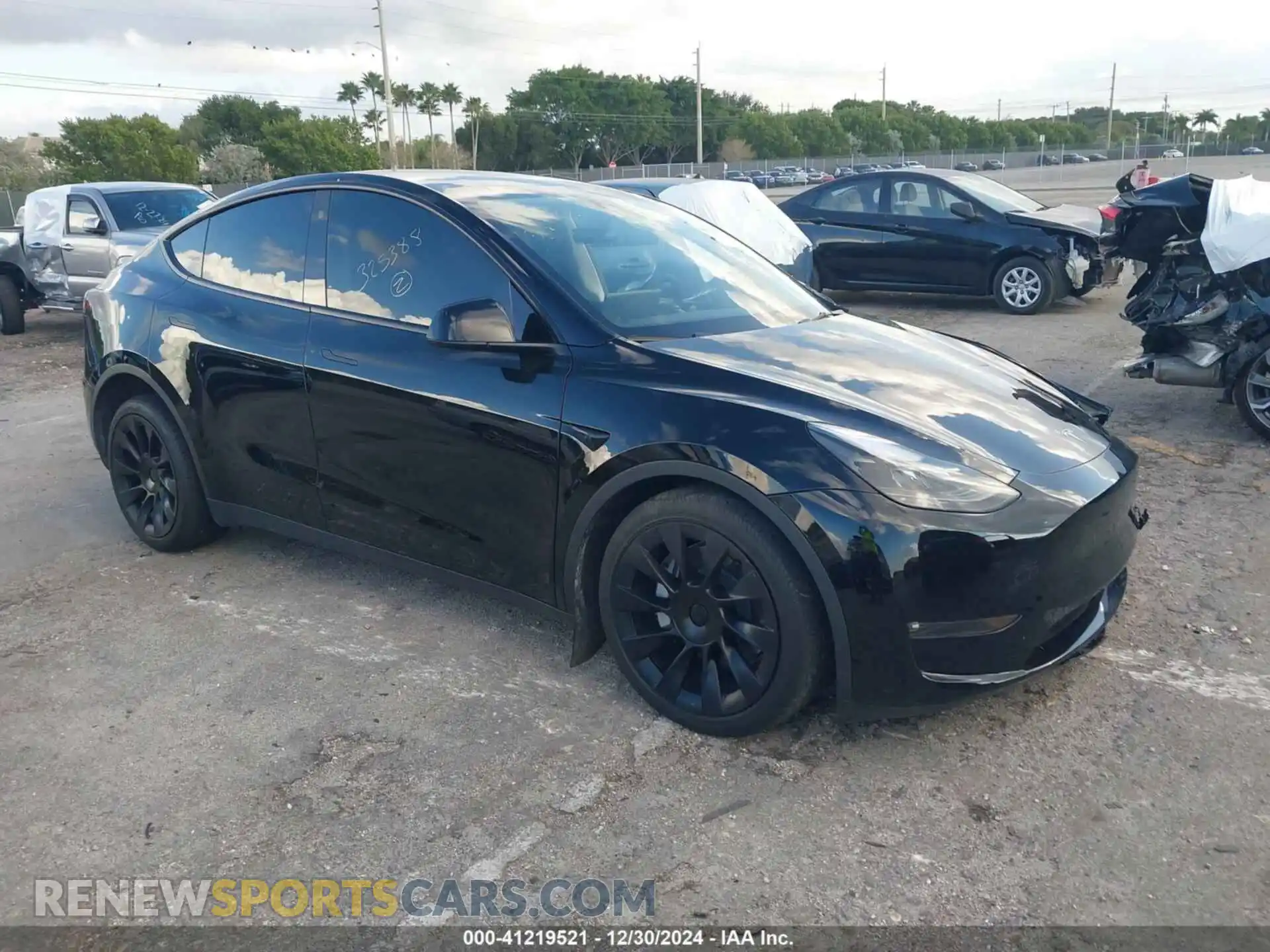 1 Photograph of a damaged car 7SAYGAEE9PF708061 TESLA MODEL Y 2023