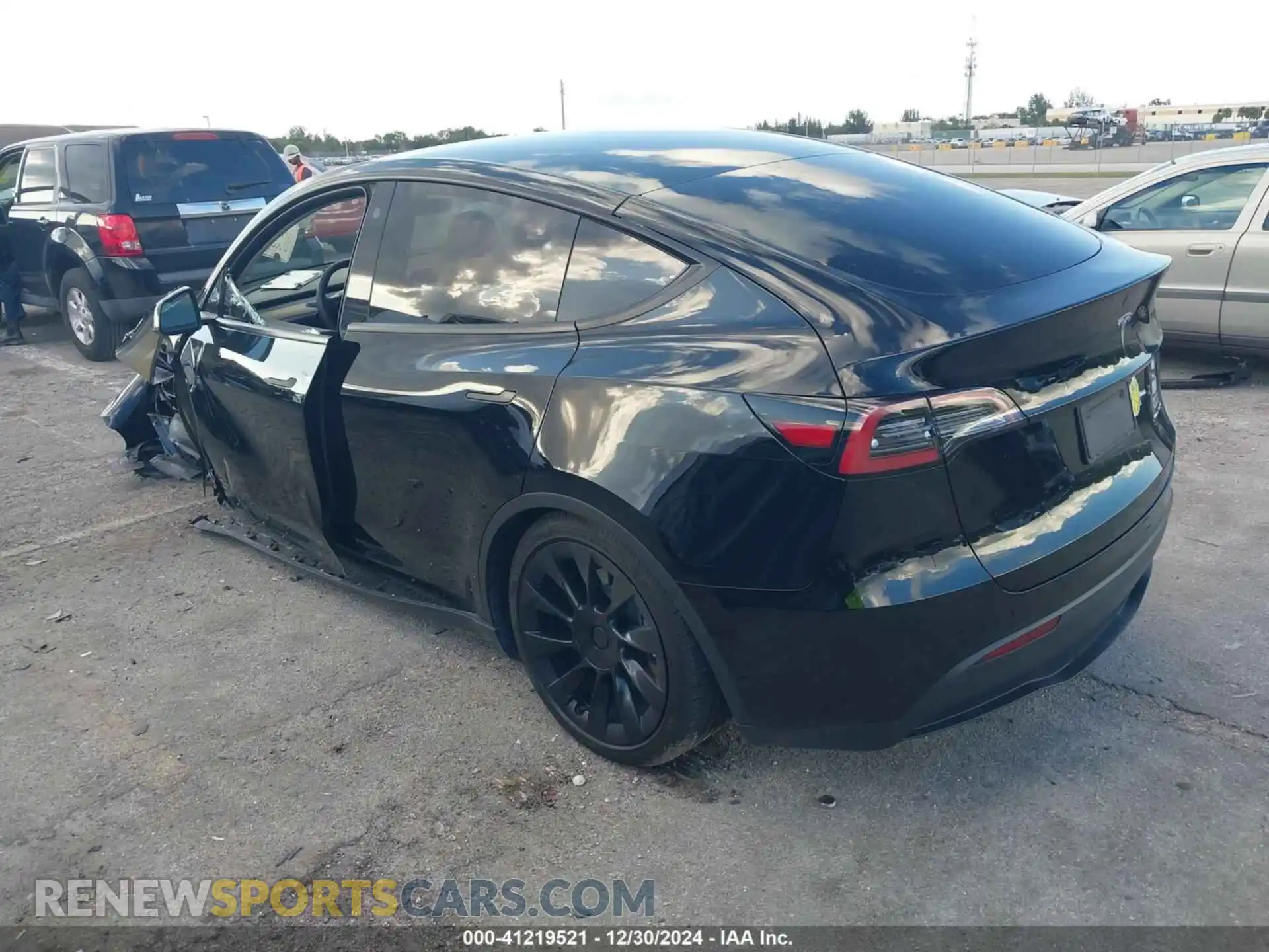 3 Photograph of a damaged car 7SAYGAEE9PF708061 TESLA MODEL Y 2023
