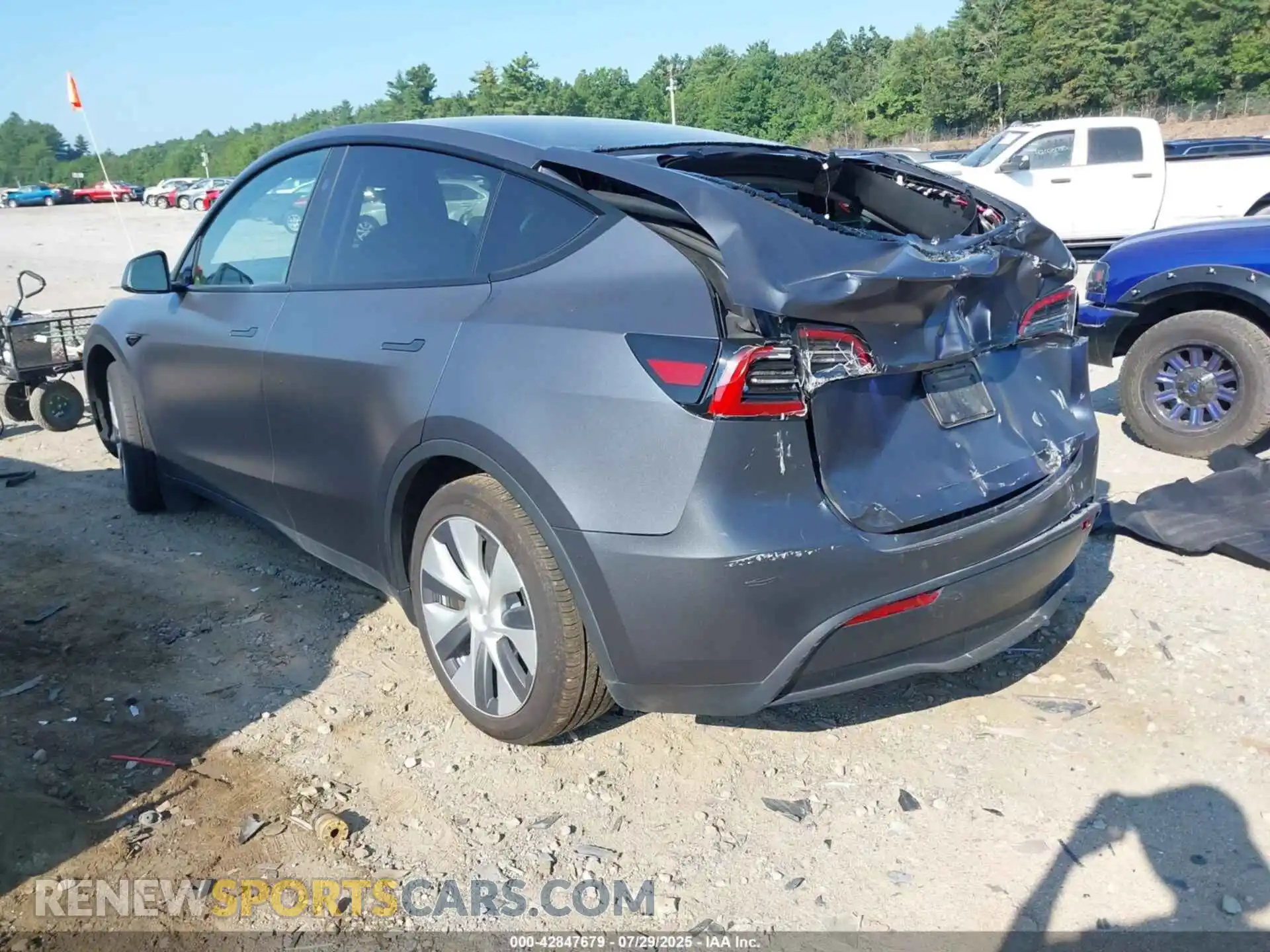 3 Photograph of a damaged car 7SAYGAEE9PF945648 TESLA MODEL Y 2023